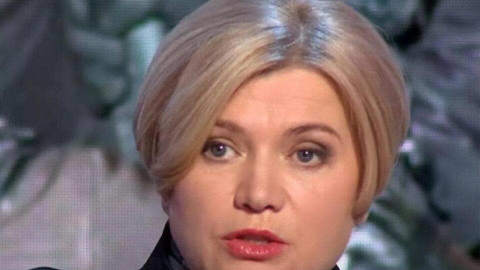 Геращенко розповіла, що вісім тижнів пересуватиметься на милицях