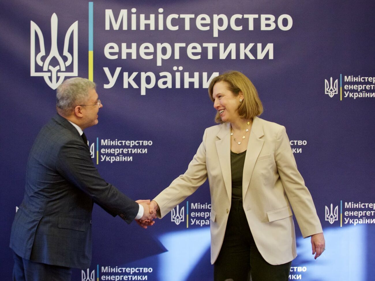 США готові сприяти Україні в забезпеченні стабільності постачання енергоресурсів, зазначила на зустрічі з Галущенком Квін
