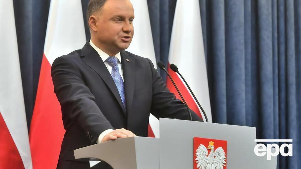 17 грудня Дуда отримав бустерну дозу вакцини проти COVID-19, зазначив Шрот