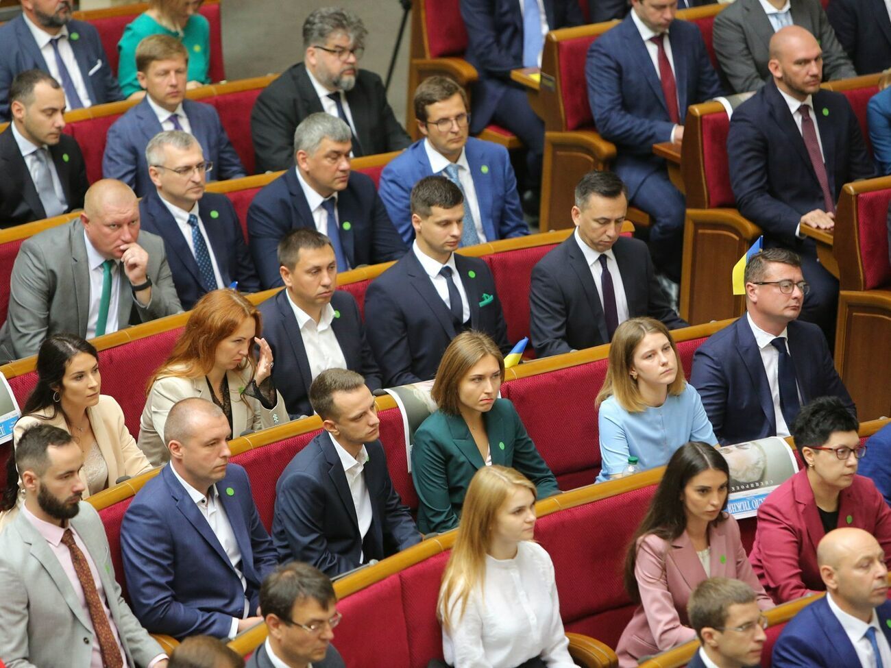 Офіційно у фракції "Слуга народу" 242 народні депутати