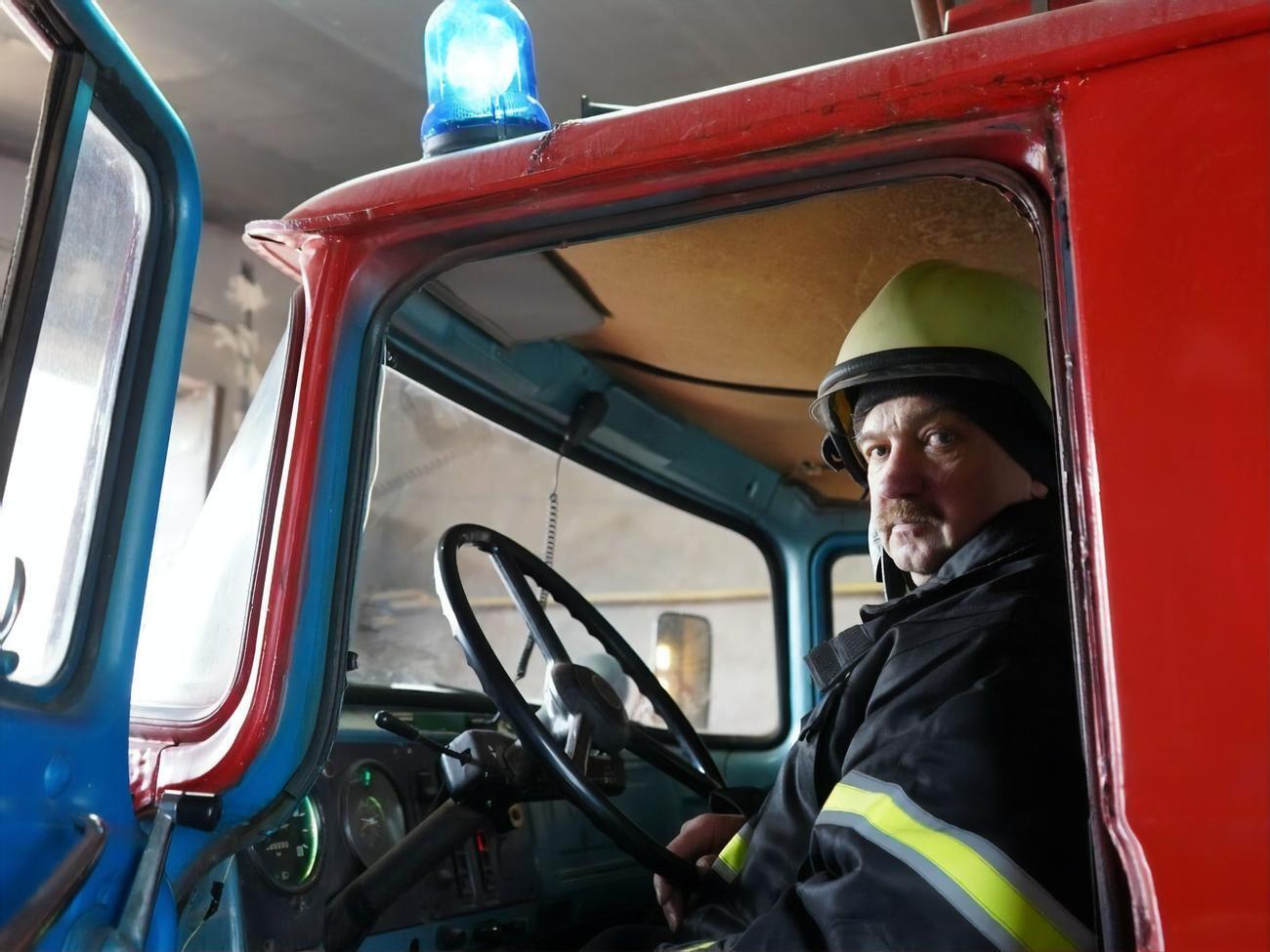 По данным ГСЧС, спасатели прибыли на место пожара через три минуты после получения вызова