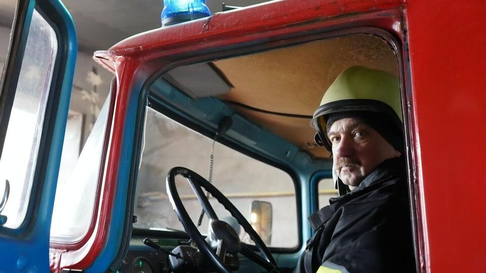 По данным ГСЧС, спасатели прибыли на место пожара через три минуты после получения вызова