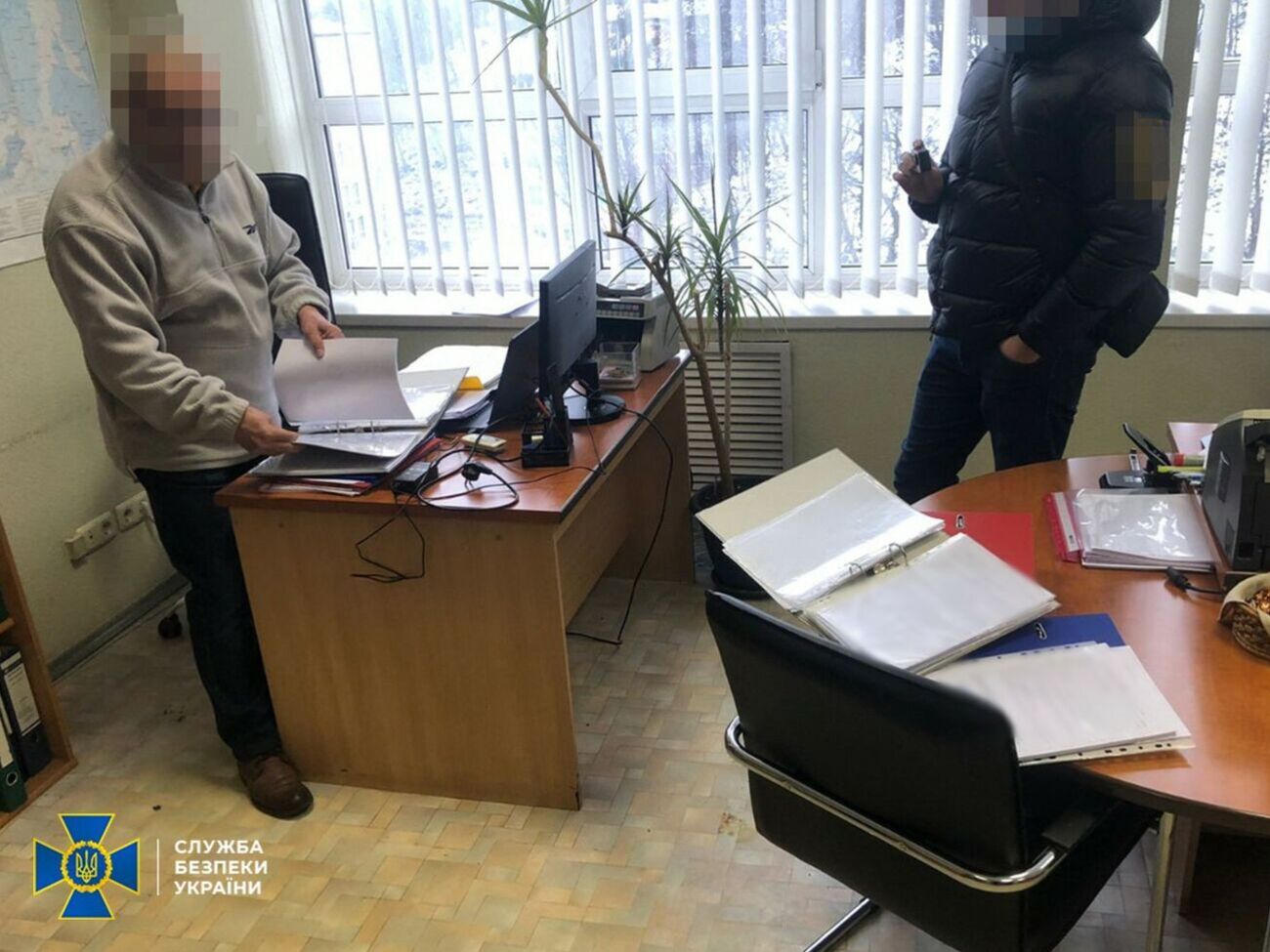 Чиновники підписували договори щодо купівлі-продажу сільськогосподарської продукції за вартістю, значно нижчою від ринкової