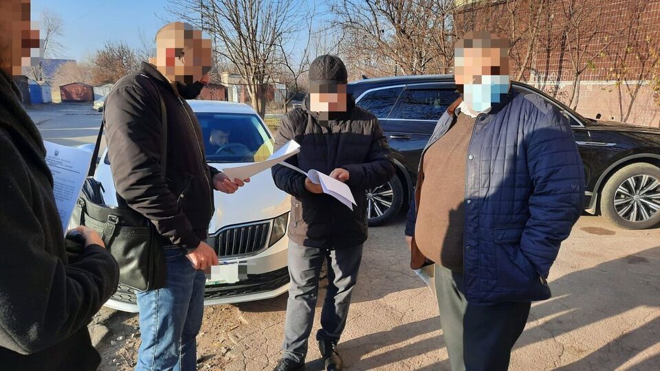 В ноябре прошлого года правоохранители сообщили о подозрении в служебном подлоге и умышленном уклонении от уплаты налогов финансовому директору "АрселорМиттал Кривой Рог"