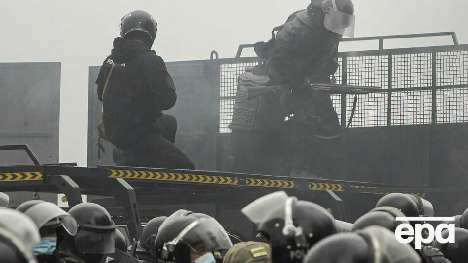Проти протестувальників кинули силовиків