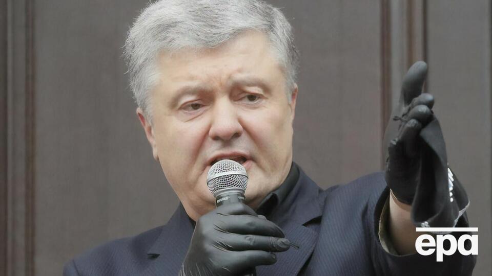6 січня Порошенко повідомив, що повернеться в Україну 17 січня