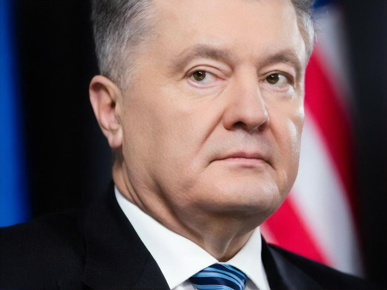 Порошенко сообщил, что вернется в Киев 17 января