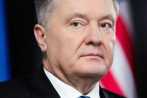 Порошенко сообщил, что вернется в Киев 17 января