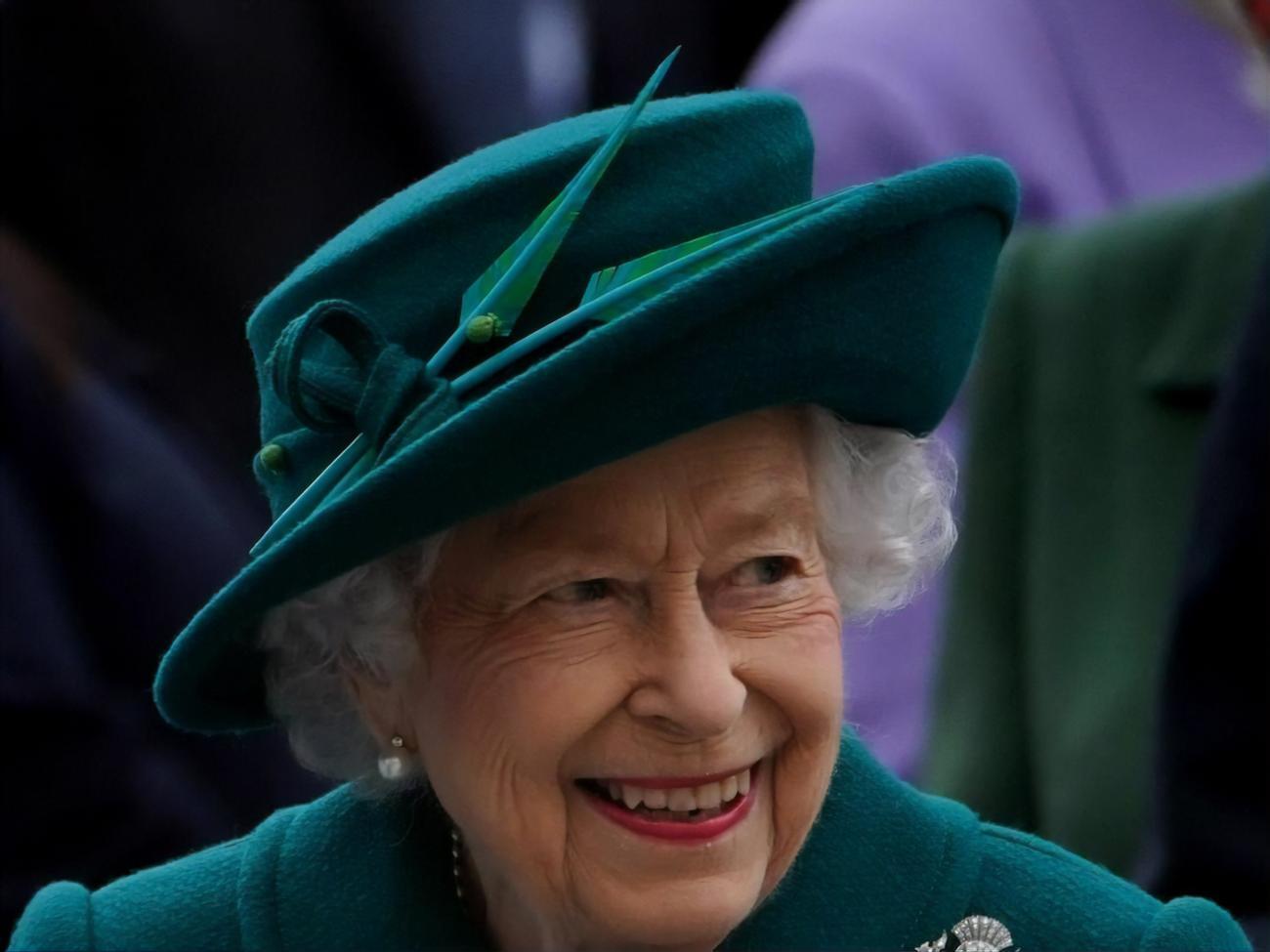 На выставленном на аукцион снимке королева Великобритании запечатлена в 18-летнем возрасте