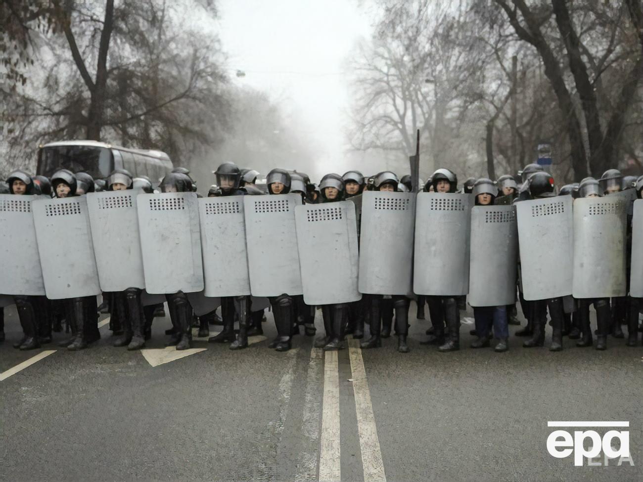 Усі регіони в Казахстані взяли під контроль, столиця поза небезпекою, зазначив посол в Україні Калетаєв