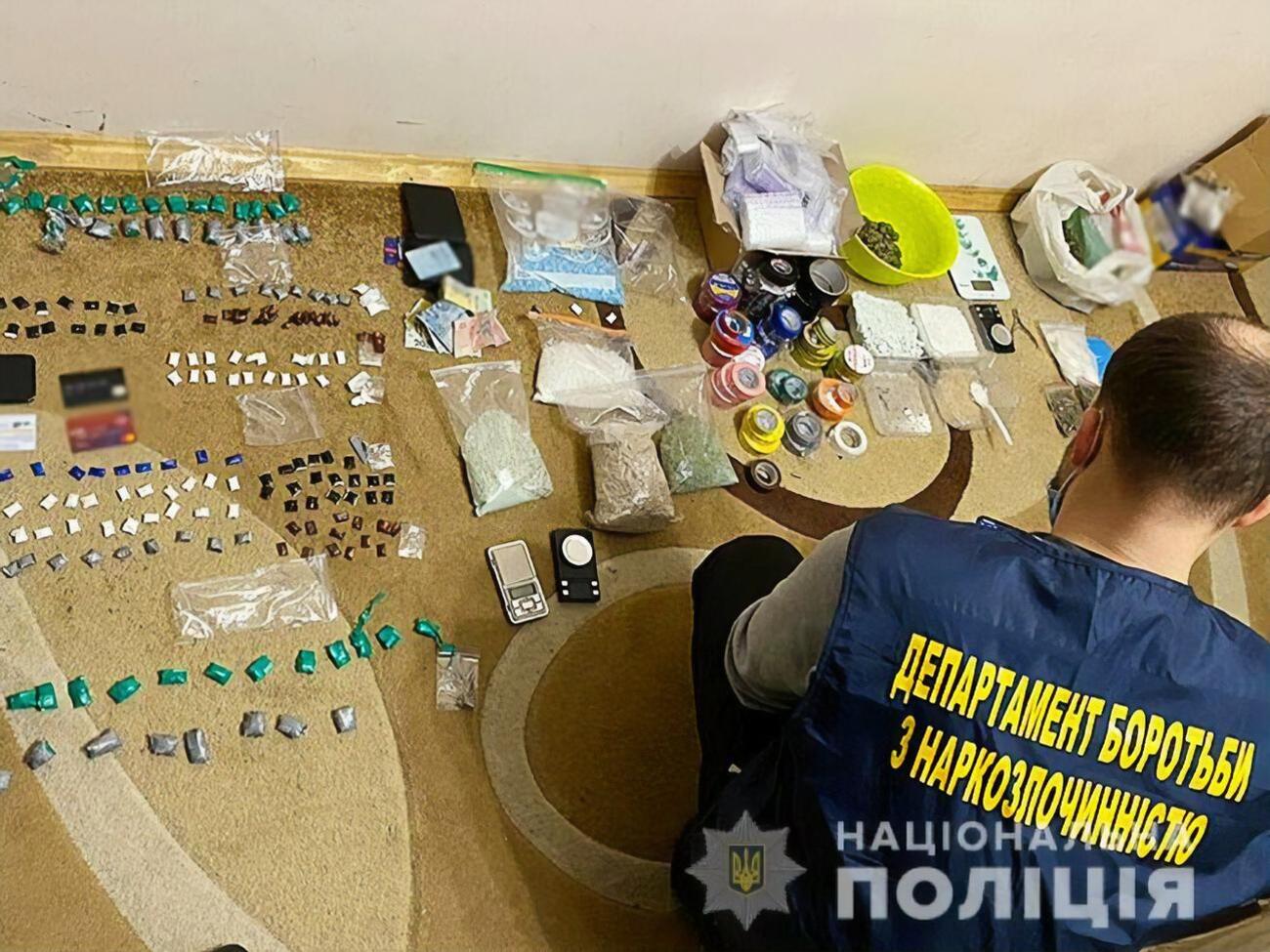 По месту временного жительства мужчины правоохранители провели обыски