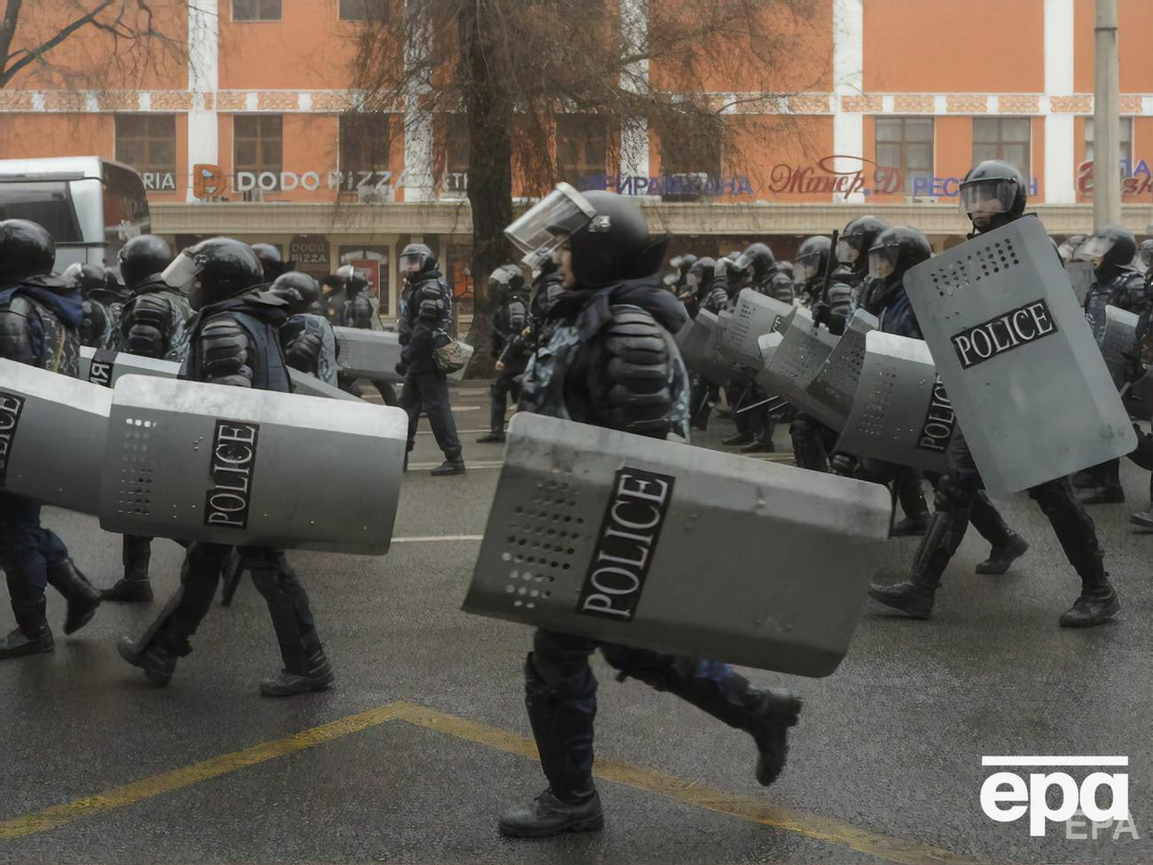 5 января на всей территории Казахстана был введен режим чрезвычайного положения