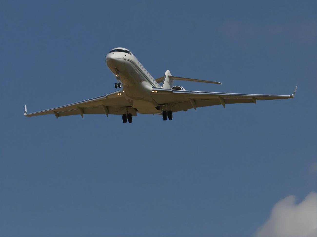 В Кыргызстане вечером ненадолго приземлялись два частных&nbsp;сверхдальнемагистральных самолета