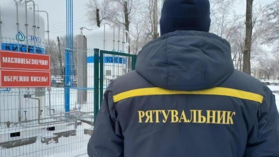 Усього на території України на цілодобовому чергуванні перебуває понад 7000 осіб особового складу ДСНС