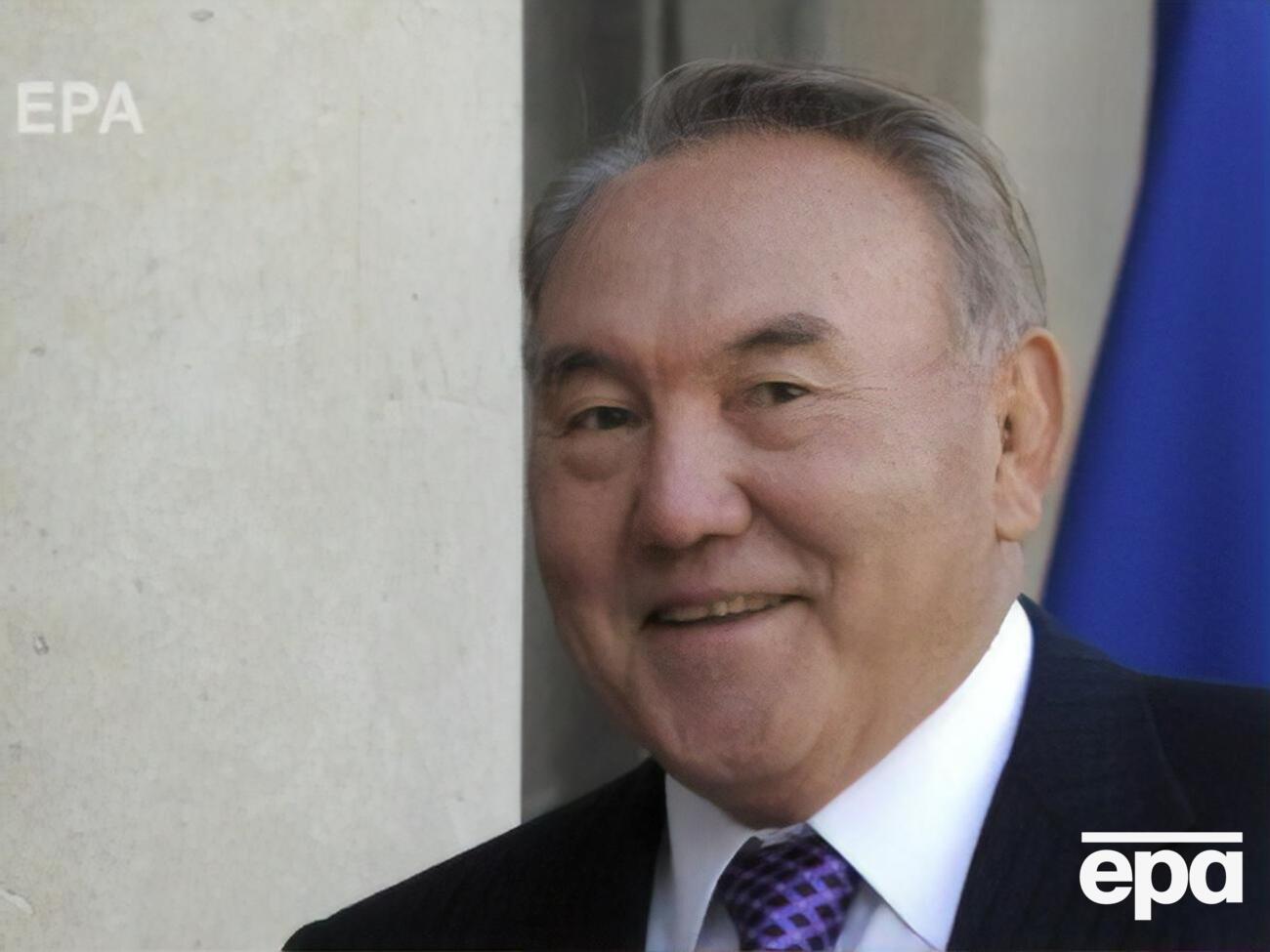 Местные СМИ пишут, что Назарбаев покинул Казахстан