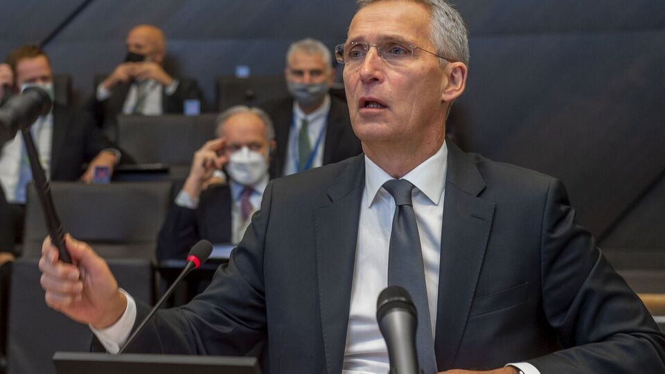 Глави МЗС країн НАТО наголосили, що будь-яка агресія проти України дорого коштуватиме Росії, сказав Столтенберг
