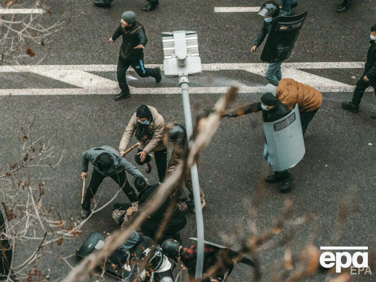 Токаєв назвав учасників протесту "бандитами і терористами"