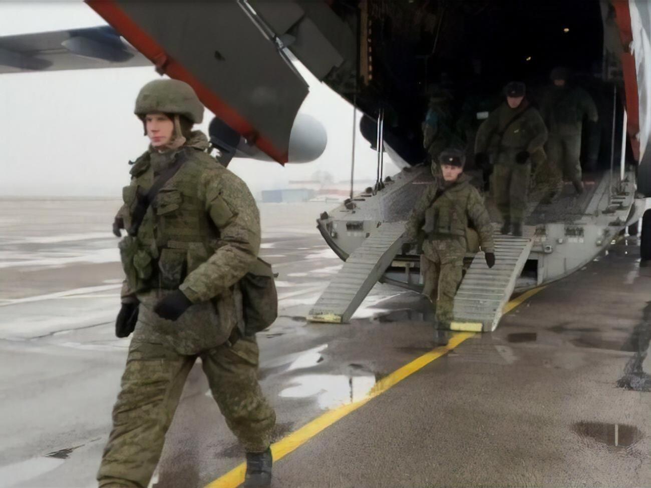 Військовослужбовці РФ розпочали виконання поставлених завдань у Казахстані