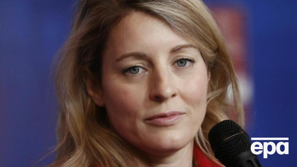 Джолі пообіцяла, що військове вторгнення РФ в Україну "матиме серйозні наслідки"