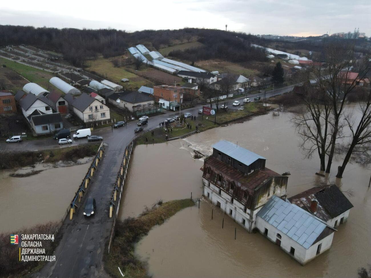 ДСНС відкачала у Закарпатській області понад 5 тис. м³ води