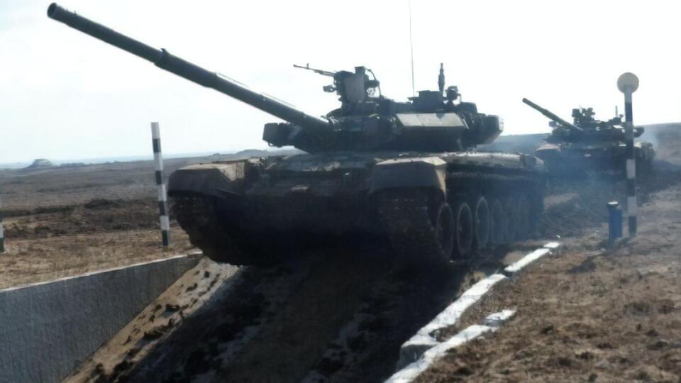 Росія наростила військові сили в окупованому Криму, а також біля східного та північного кордонів України