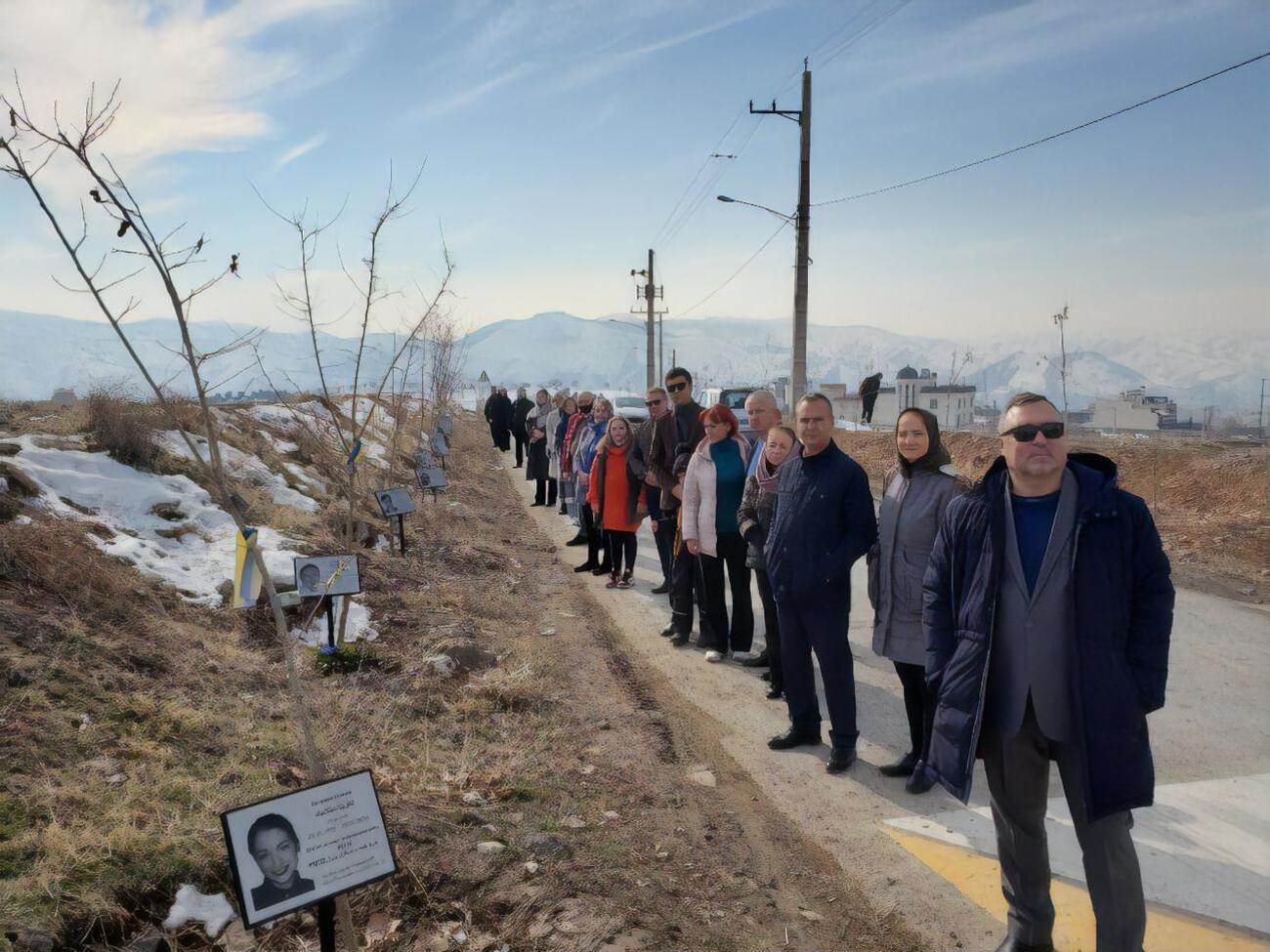 На аллее высадили 176 деревьев шелковицы