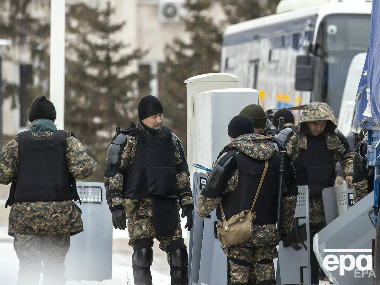 МВД Казахстана продолжает "контртеррористическую операцию", задержаны, по разным данным, от 5,1 тыс. до почти 6 тыс. человек