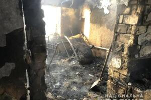 У будинку жила багатодітна сім'я – батьки і п'ятеро дітей