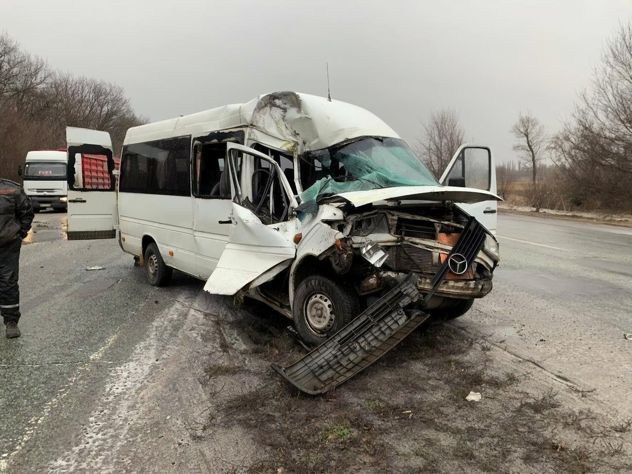 В результате ДТП пострадали четыре человека