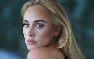 В подписи к фото Адель анонсировала выход видео на песню Oh My God из нового альбома