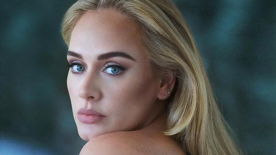 В подписи к фото Адель анонсировала выход видео на песню Oh My God из нового альбома