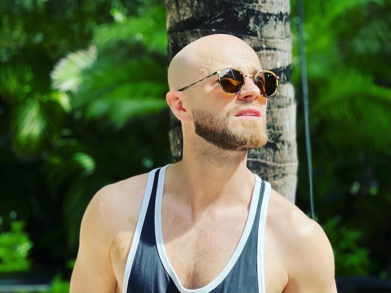 Влад Яма дозволив синові Леону зголити йому бороду