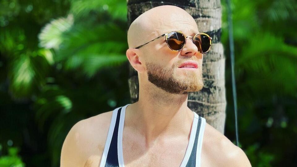 Влад Яма дозволив синові Леону зголити йому бороду