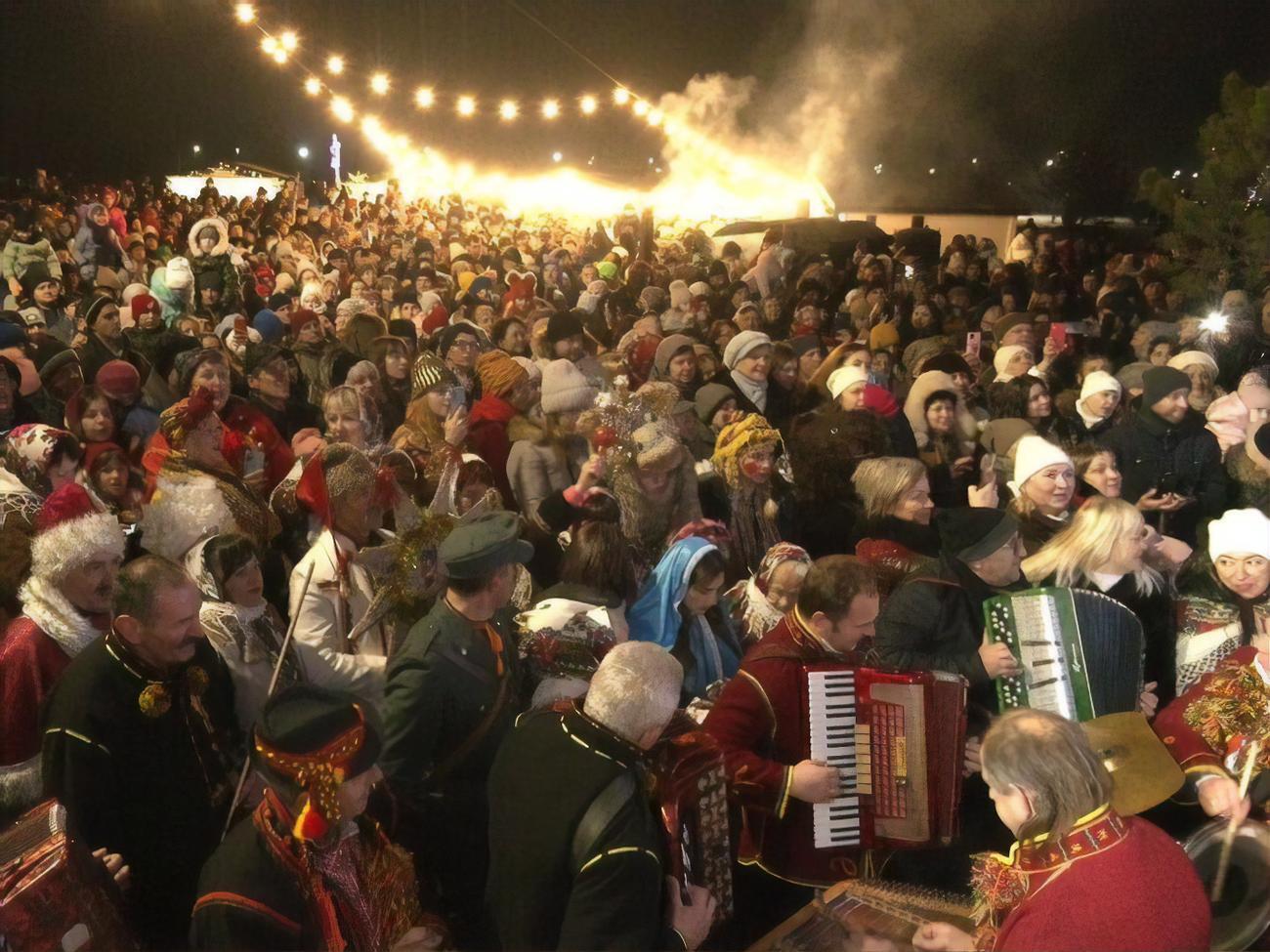 Колядку исполнили более чем 4 тыс. человек
