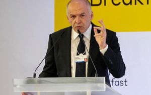 Пинчук: Терпя унизительные поражения на поле боя, Россия разыгрывает фарс "присоединения"