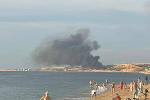 При посадке самолет выкатился за пределы взлетно-посадочной полосы и вспыхнул, объяснил причину пожара в аэропорту Развожаев