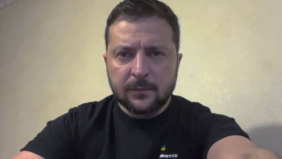 Российская "спецоперация" против международного устройства началась в 2014 году, стала полномасштабной 24 февраля 2022 года и закончится благодаря героизму украинцев, отметил Зеленский