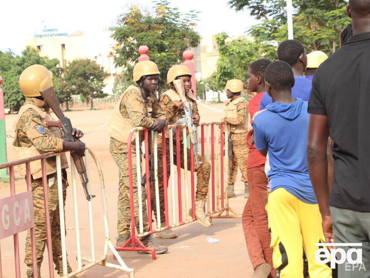 Власть в Буркина-Фасо сменили военные