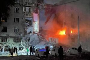 Окупанти вночі вдарили по житловому будинку в Запоріжжі