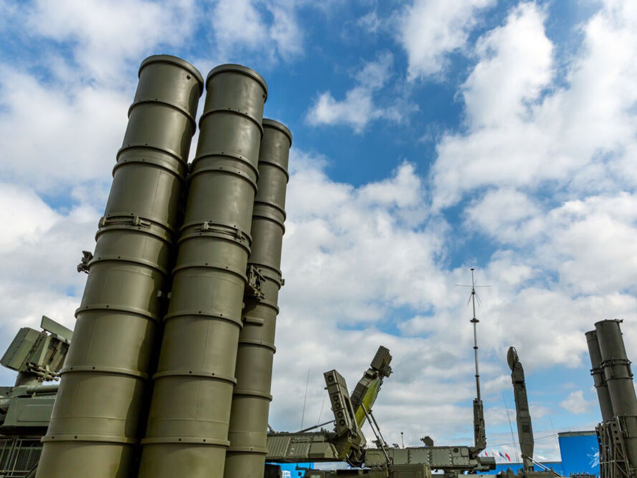 Уночі Миколаїв обстріляли із систем С-300