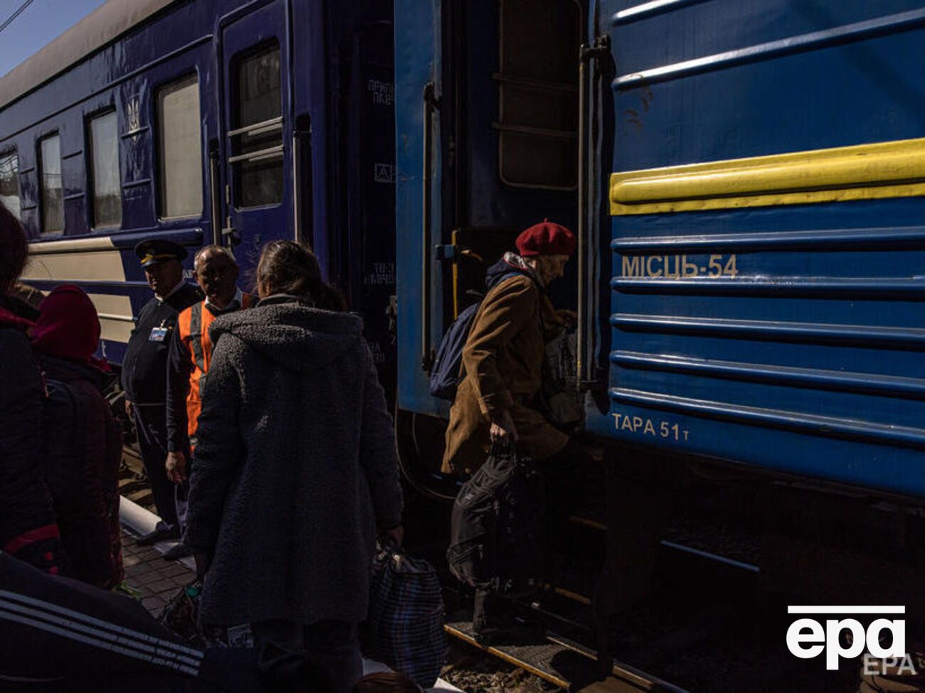 Поїзди можуть затримуватися через пошкодження контактної мережі