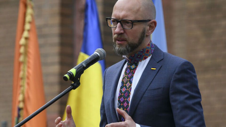 Яценюк считает, что оккупанты хотят запугать украинцев