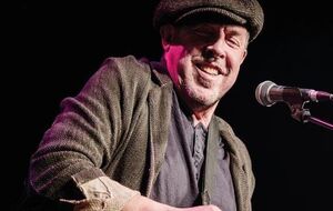 Макаревич показал свои "дневные" рисунки