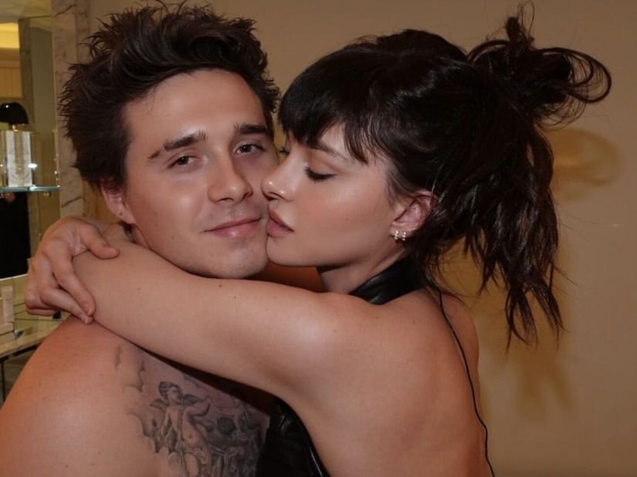 Бруклин Бекхэм и Никола Пельтц женаты уже шесть месяцев