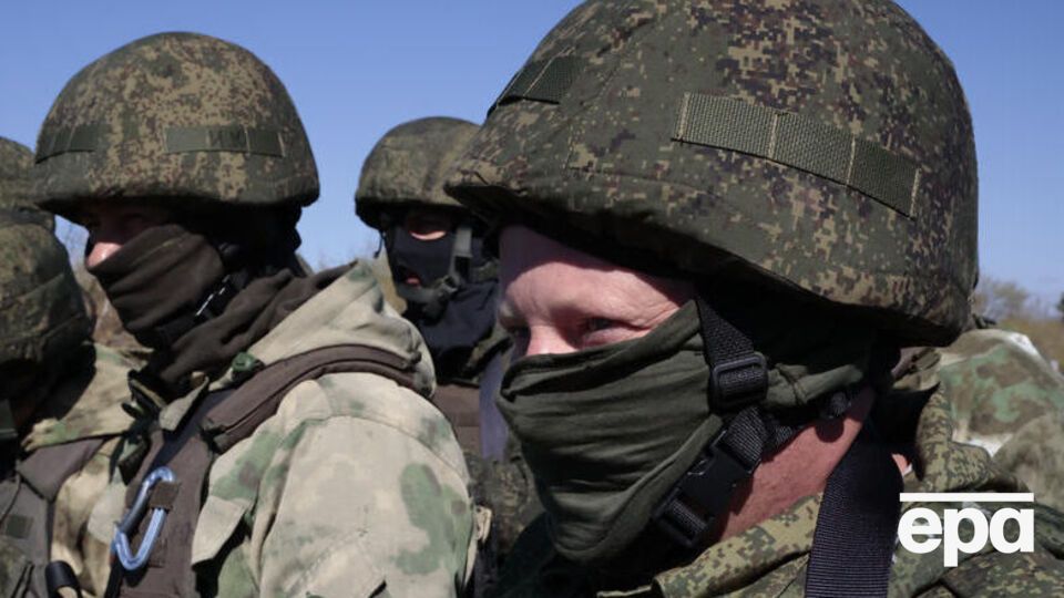 Российские оккупанты жалуются на тяжелые бои и отступления
