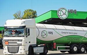 Для оптимизации расходов на транспортировку горючего путями Евросоюза UPG использует собственные локомотивы и грузовые вагоны-цистерны для перевозки нефтепродуктов