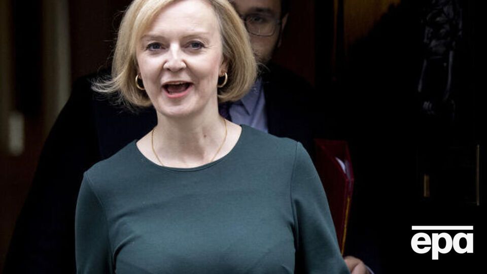 Трасс 5 вересня перемогла на виборах лідера Консервативної партії Великобританії, а 6 вересня після зустрічі з Єлизаветою ІІ розпочала виконання обов'язків прем'єр-міністра