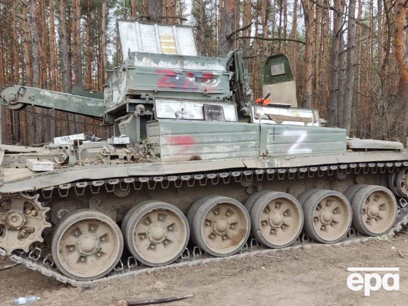 В Генштабе сообщили, что ремонтная база оккупантов в районе Каланчака ежедневно принимает на ремонт до 30 единиц поврежденной техники