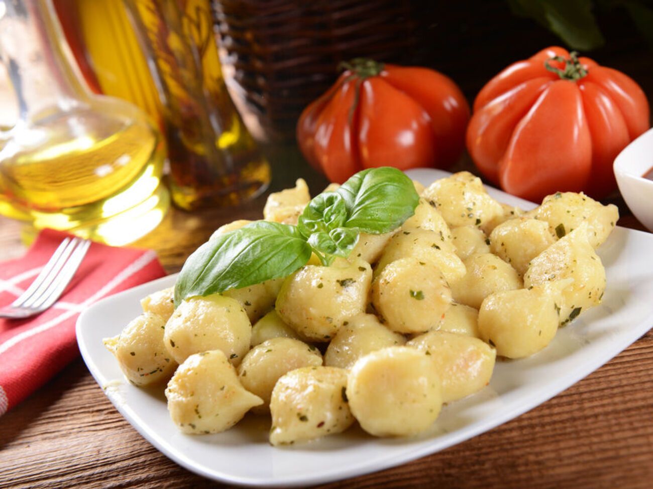 За бажанням до страви можна додати базилік