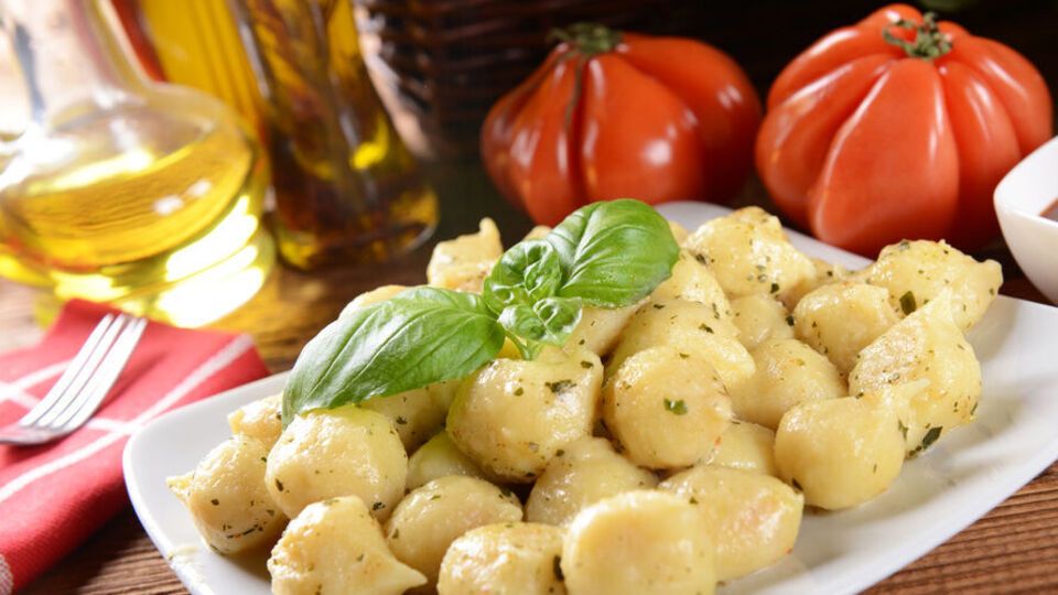 За бажанням до страви можна додати базилік